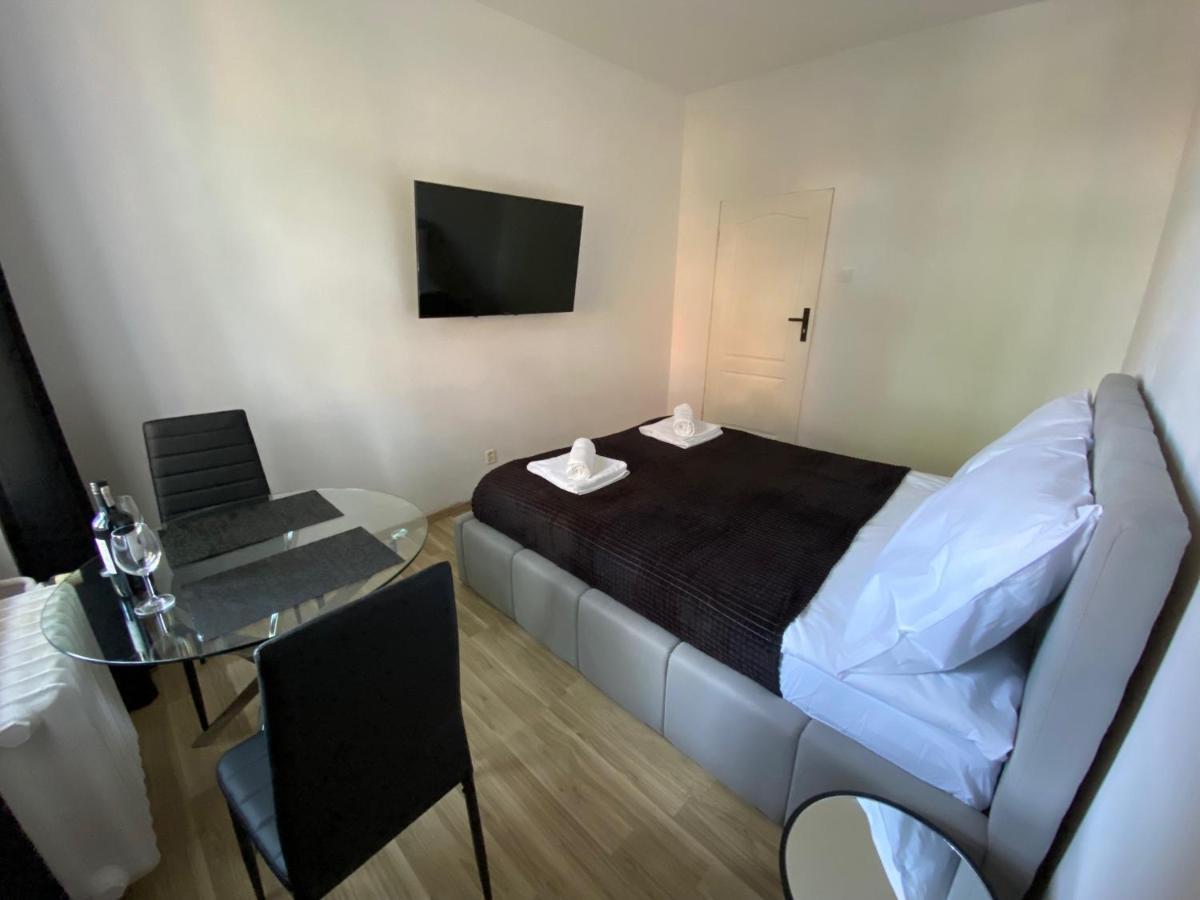 Vip Rooms Apartment Torun Exterior photo